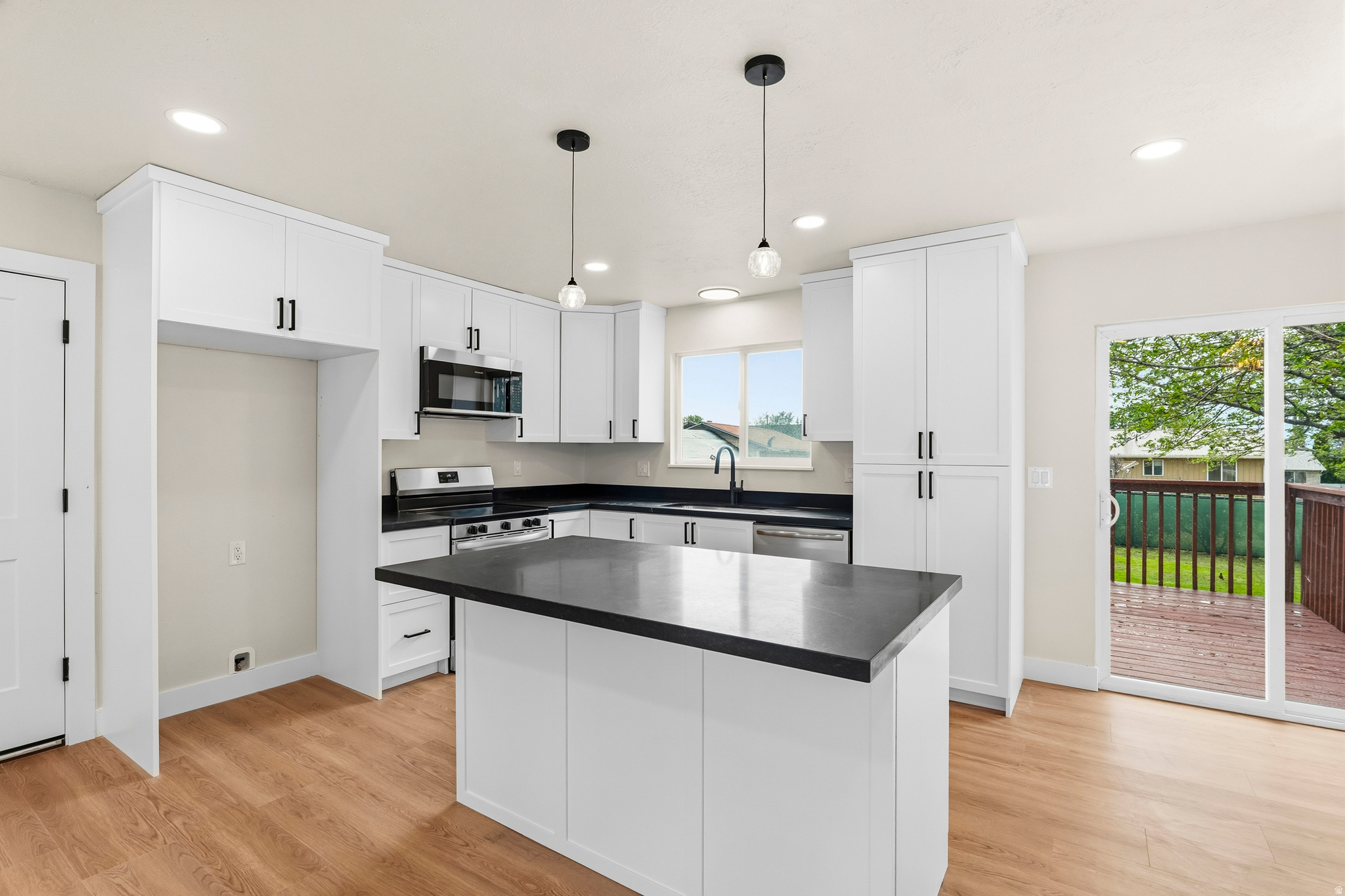 LITTLE MOUNTAIN ESTATES - Residential
