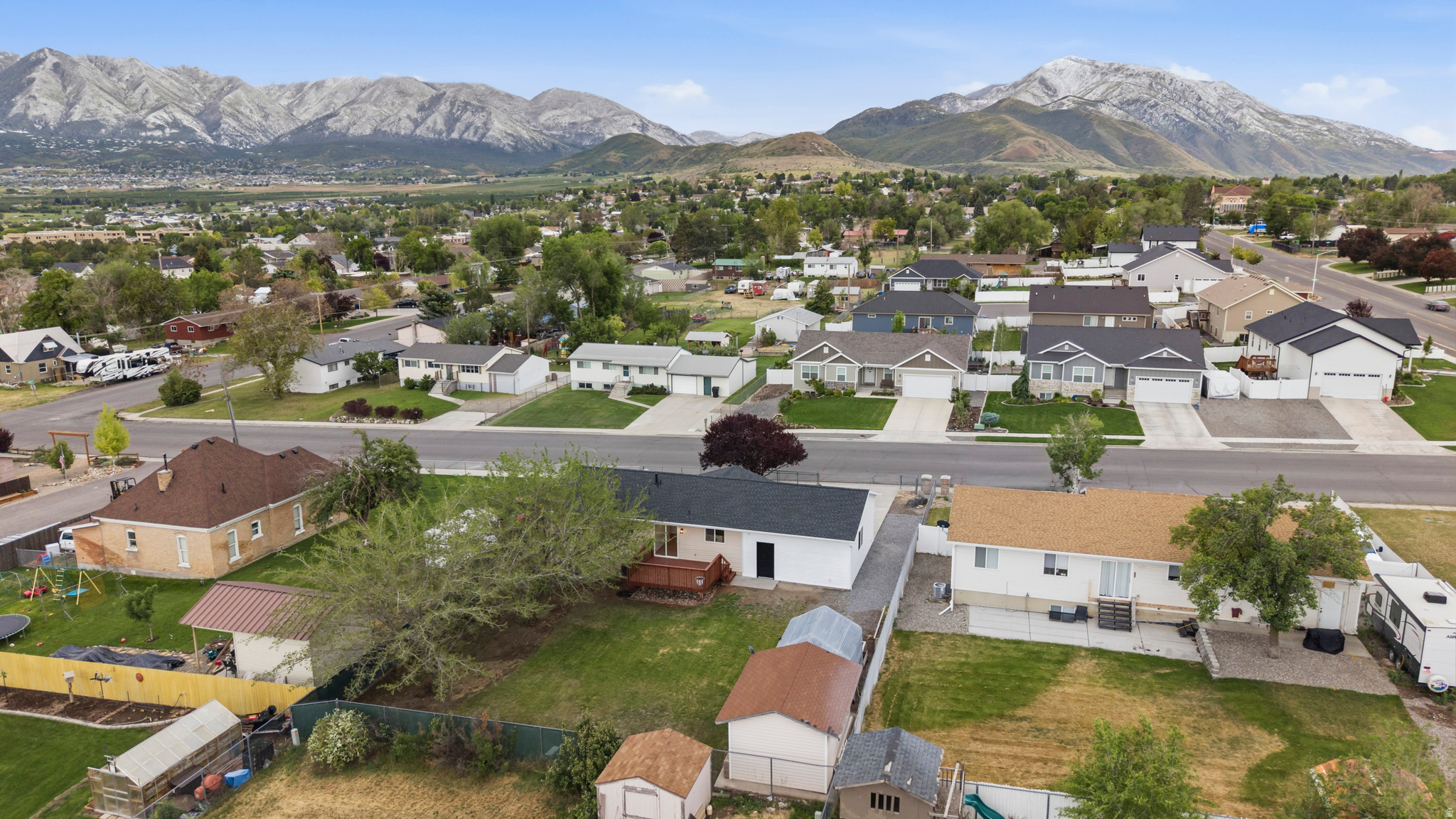 LITTLE MOUNTAIN ESTATES - Residential
