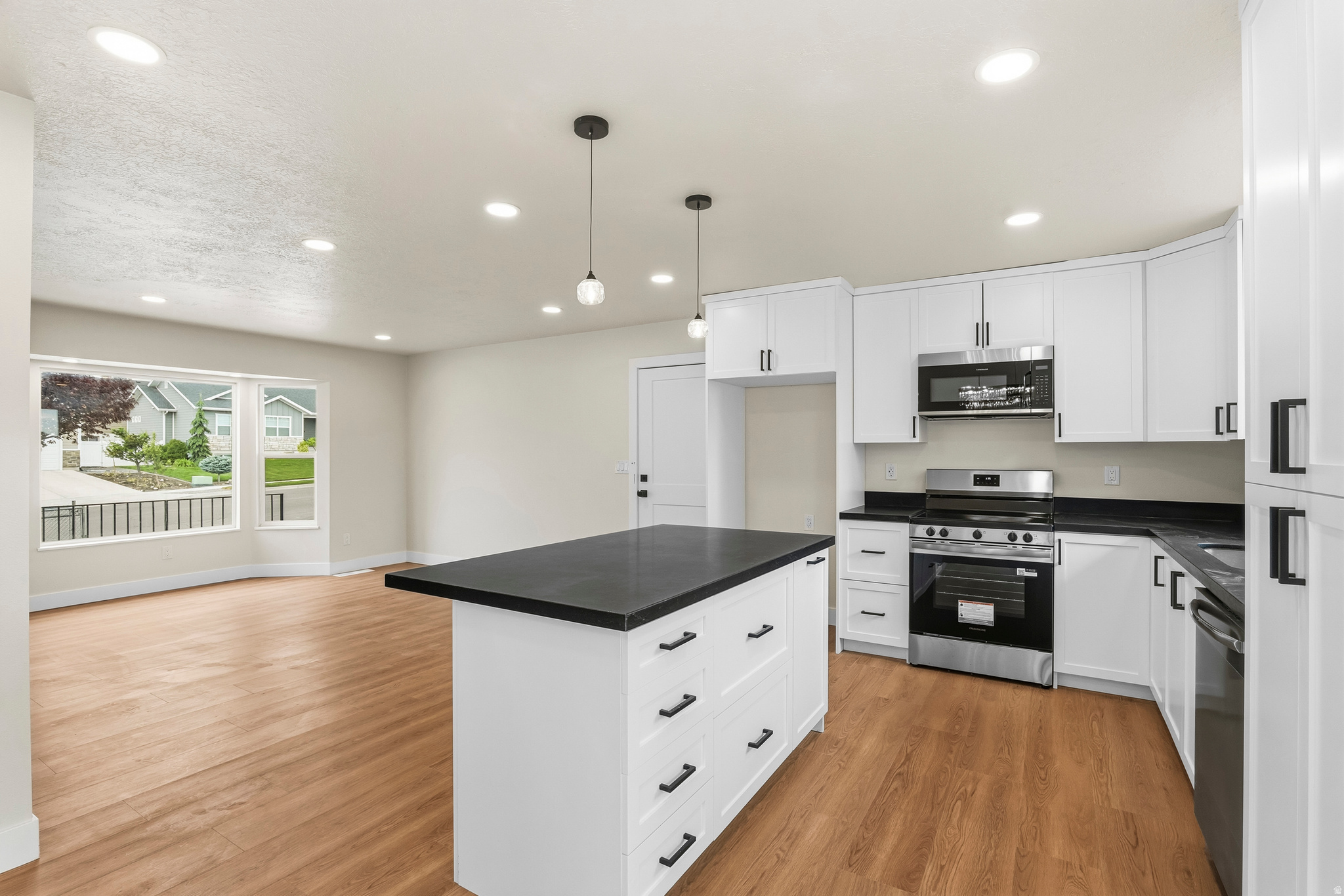 LITTLE MOUNTAIN ESTATES - Residential