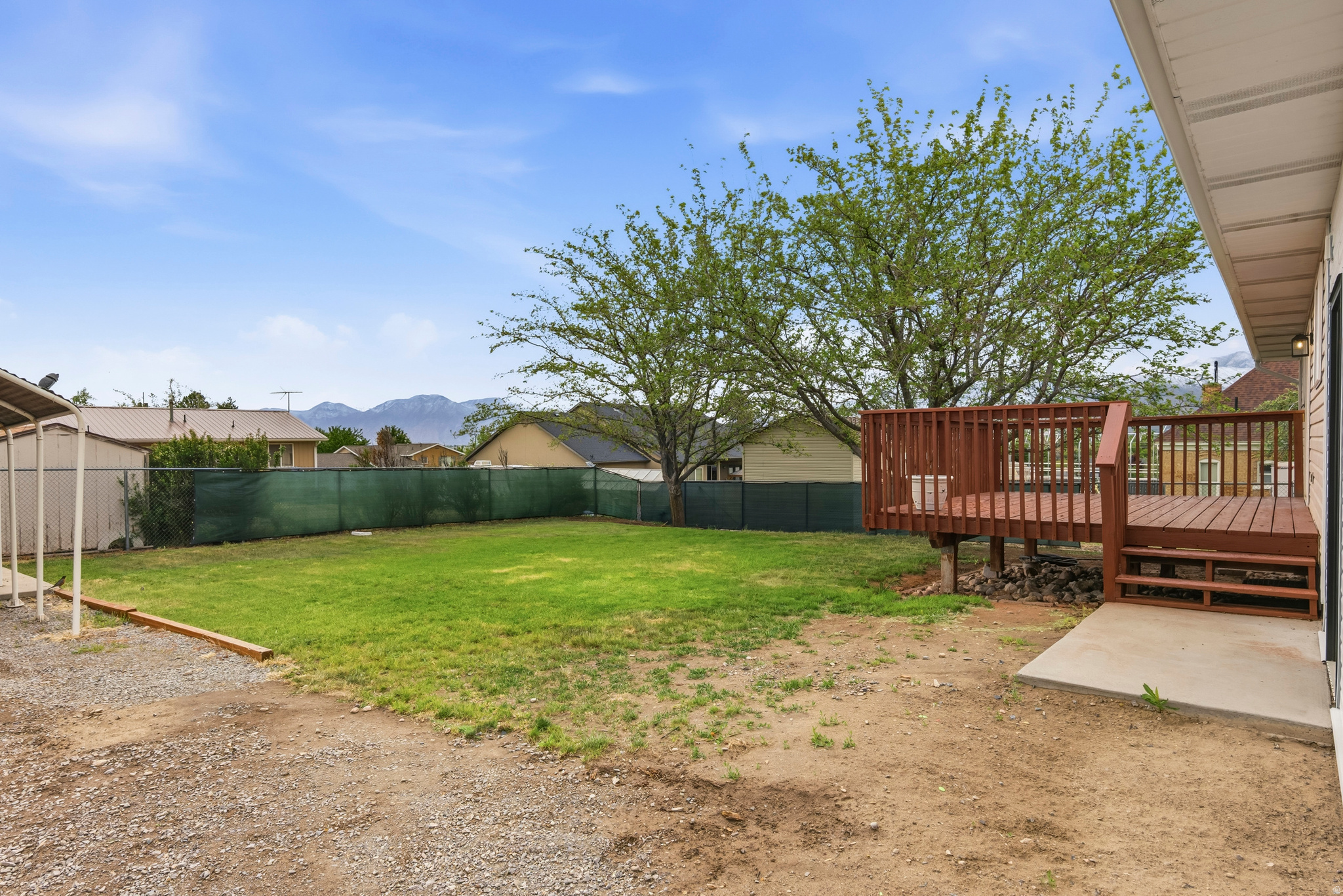 LITTLE MOUNTAIN ESTATES - Residential