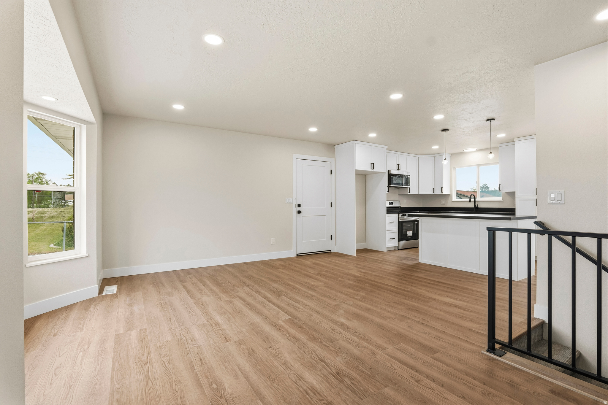 LITTLE MOUNTAIN ESTATES - Residential