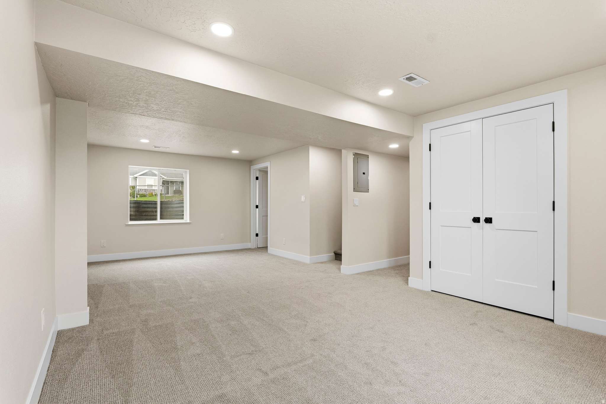 LITTLE MOUNTAIN ESTATES - Residential