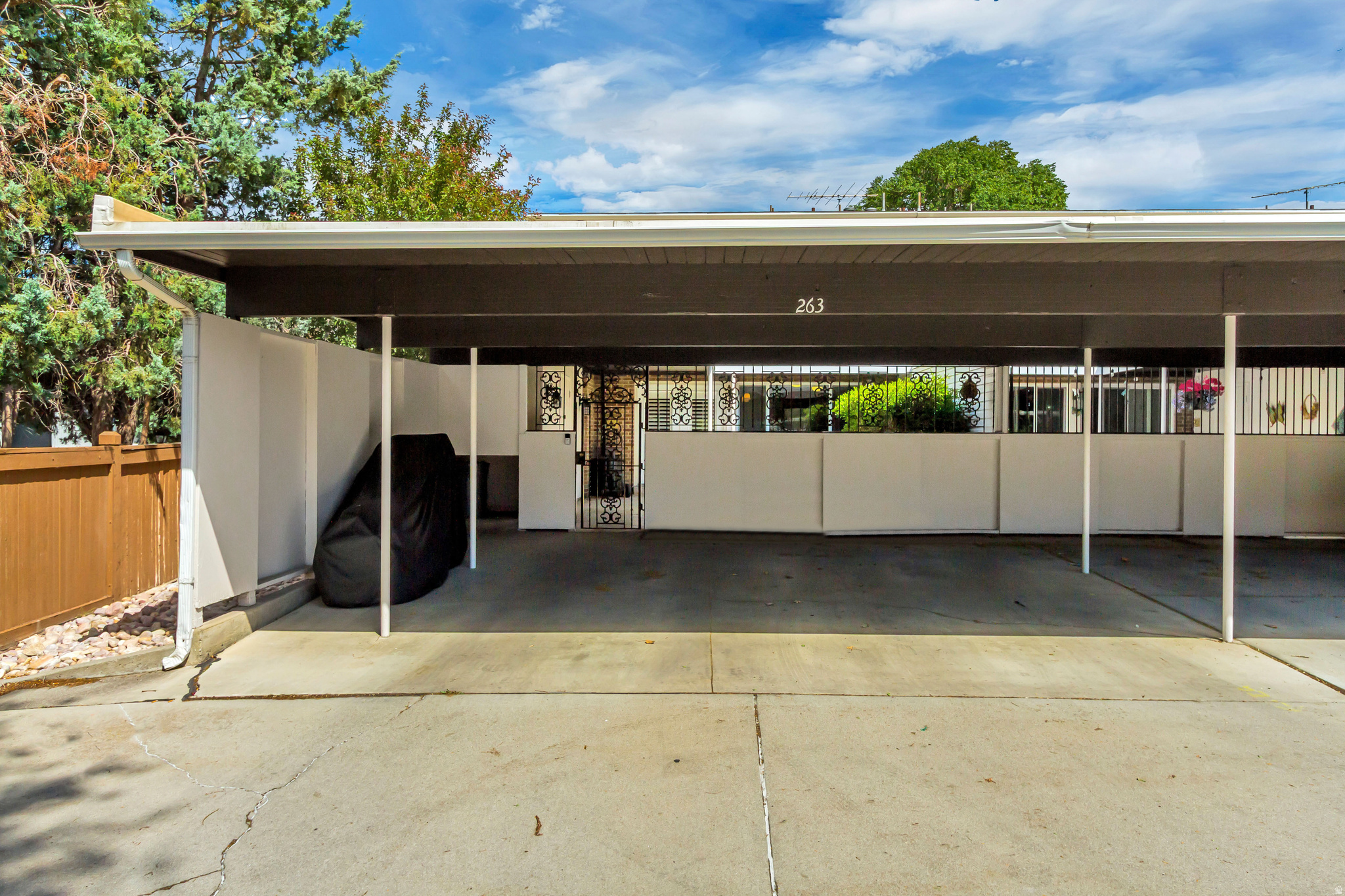 THREE FOUNTAINS - Residential