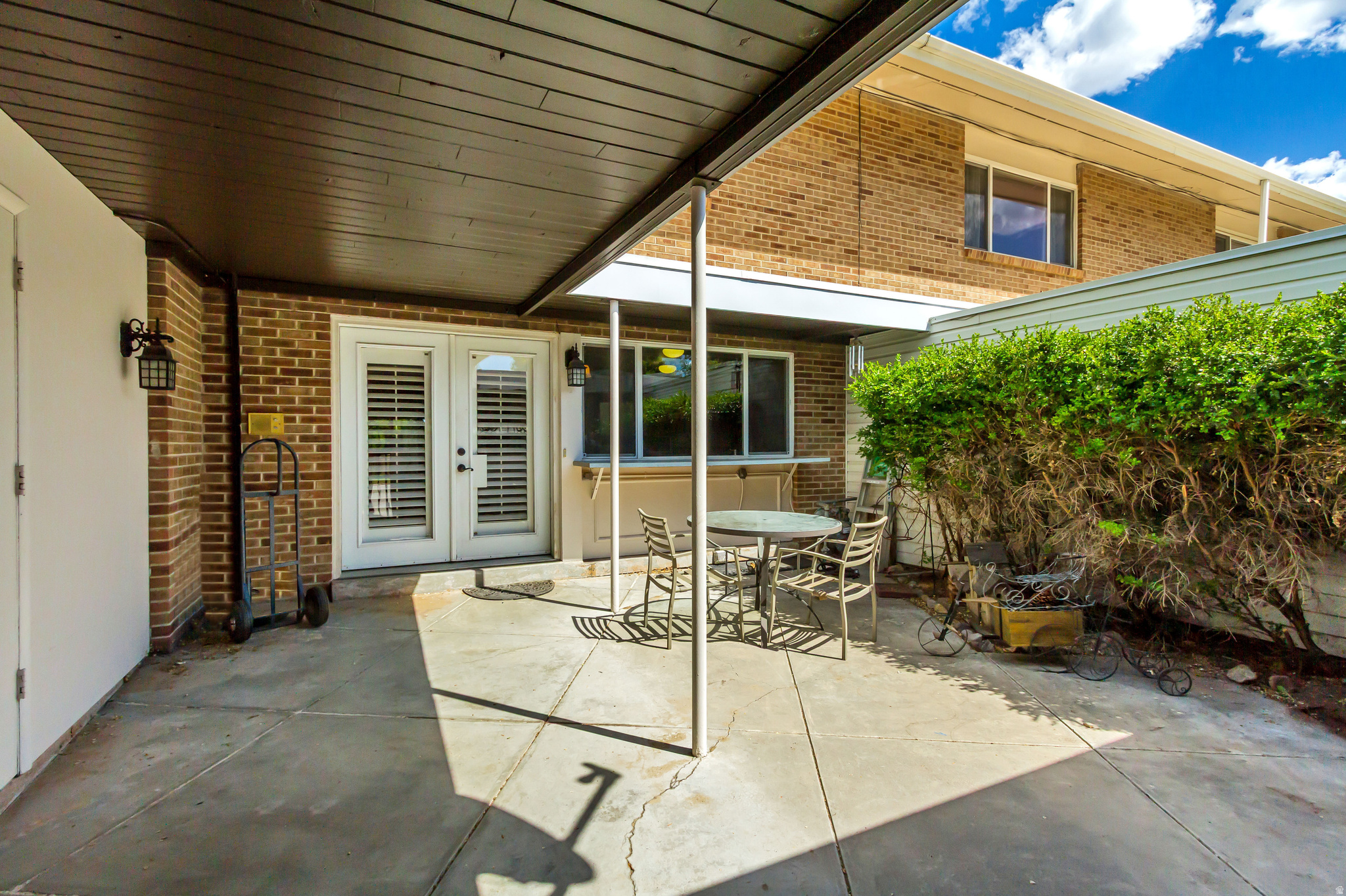 THREE FOUNTAINS - Residential