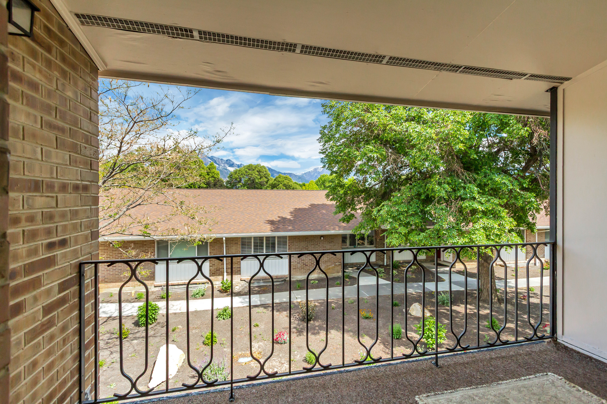 THREE FOUNTAINS - Residential