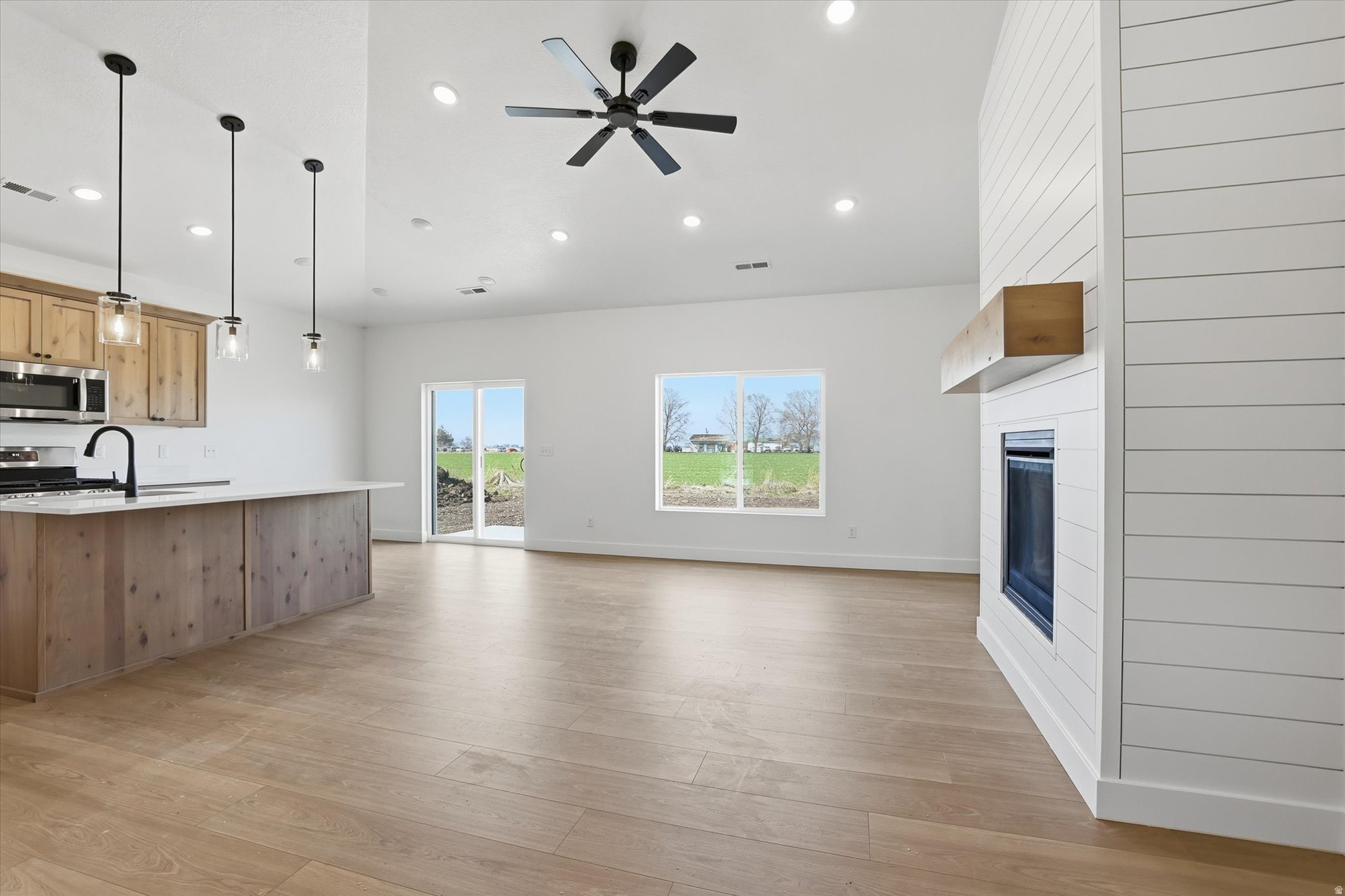 SUNSETM VISTA - Residential