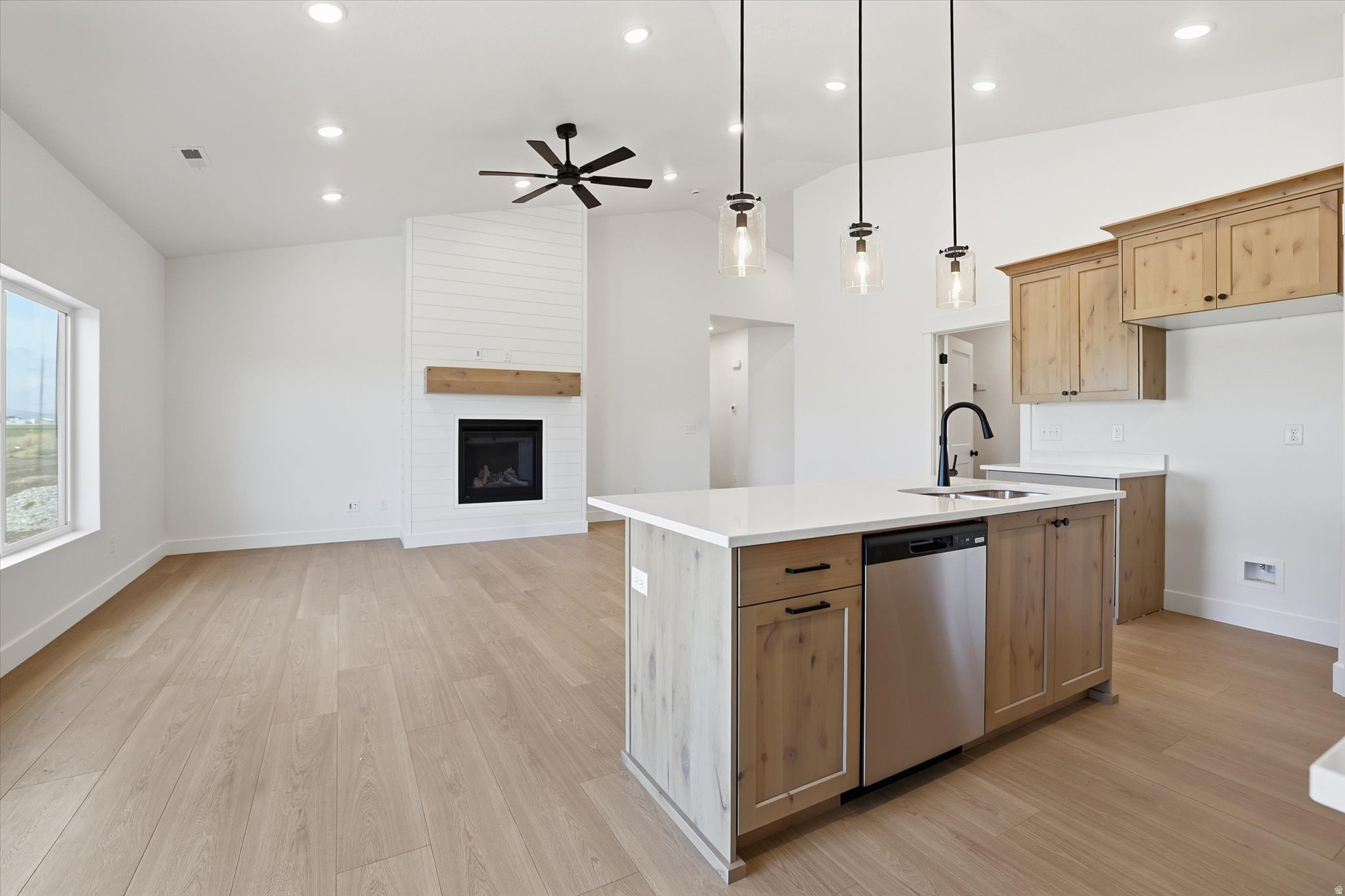 SUNSETM VISTA - Residential