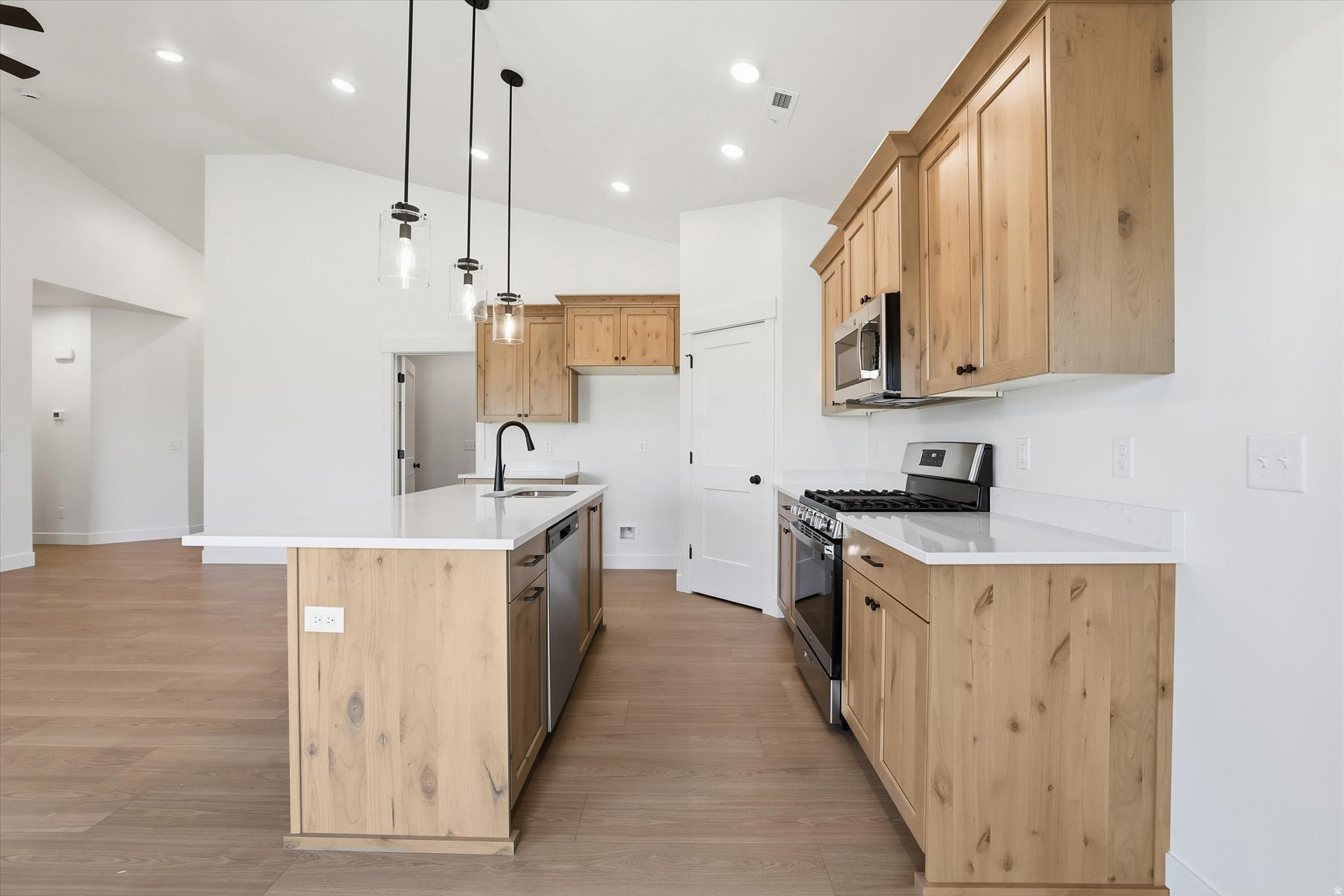 SUNSETM VISTA - Residential