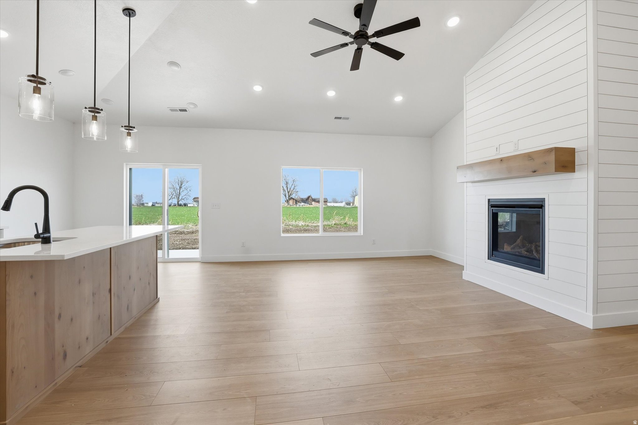 SUNSETM VISTA - Residential