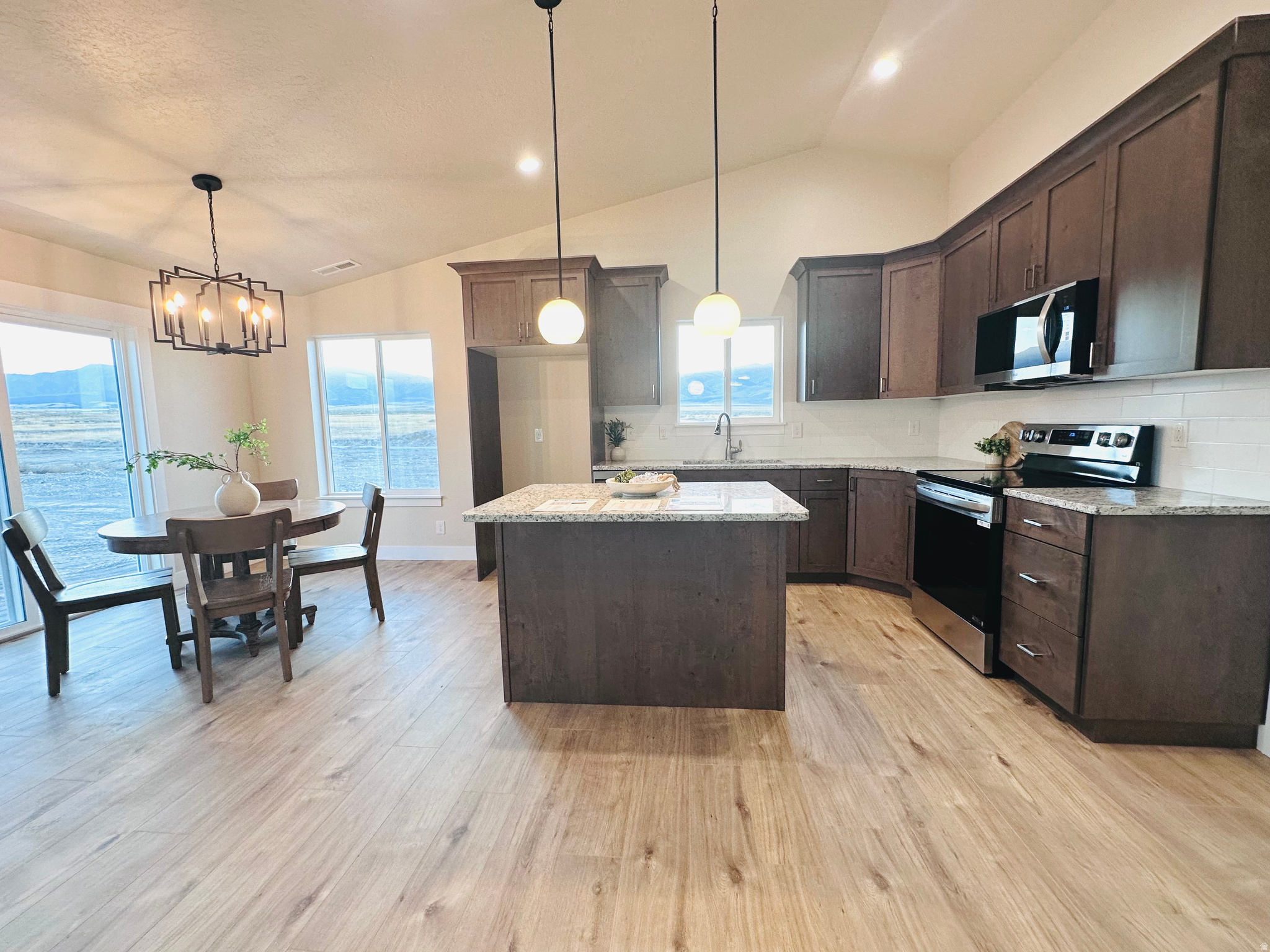 SPRINGFIELD ESTATES - Residential