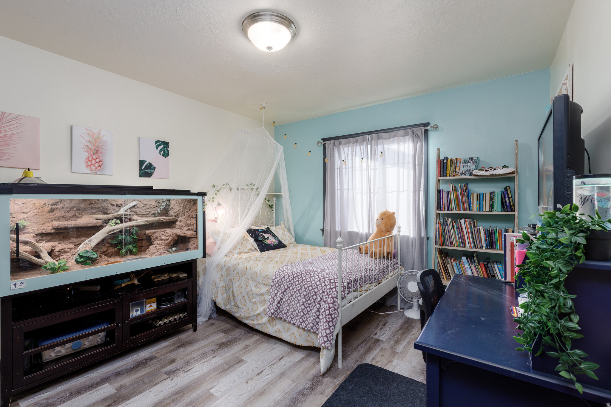 MOUNTAIN VIEW TOWNS - Residential