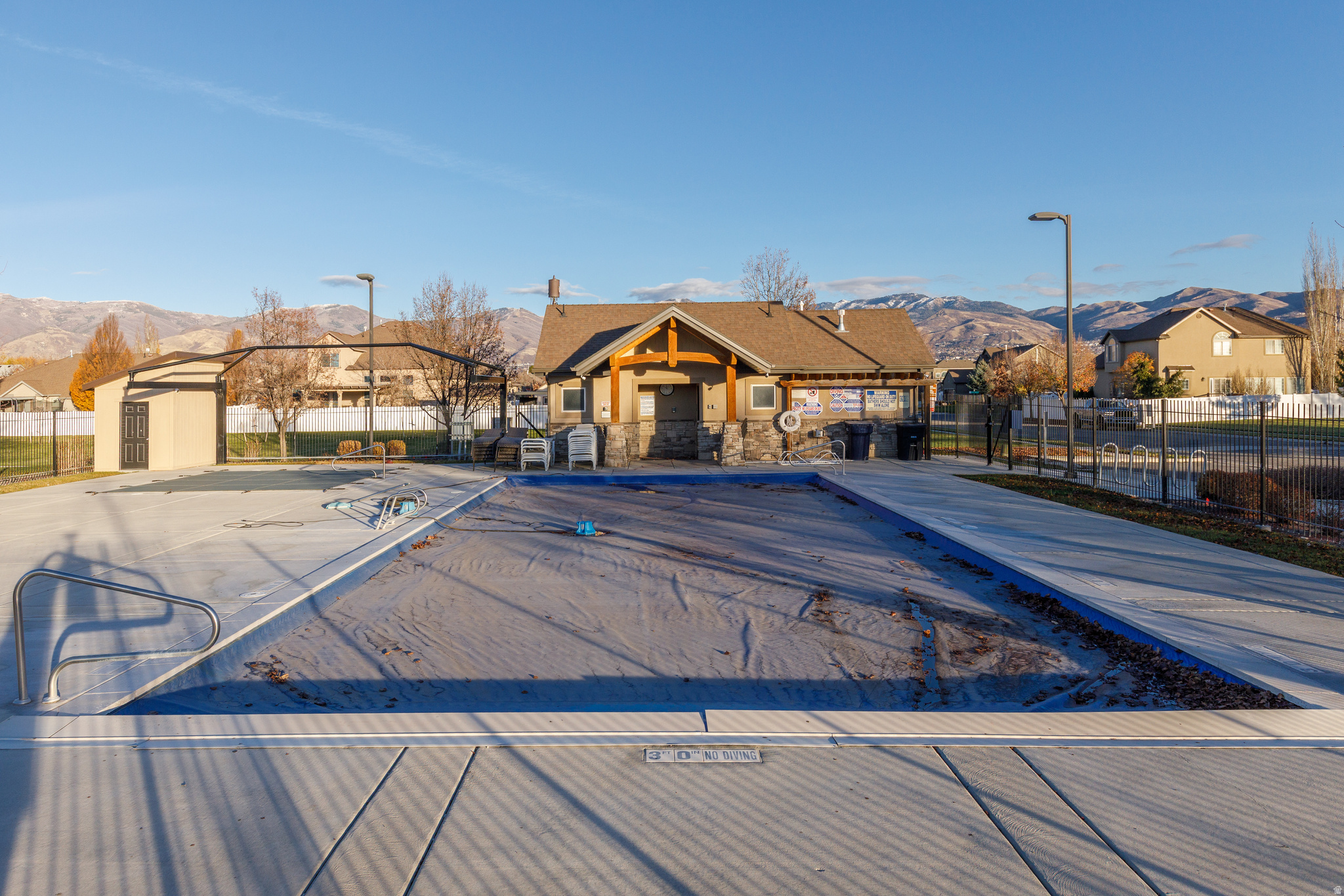 MOUNTAIN VIEW TOWNS - Residential