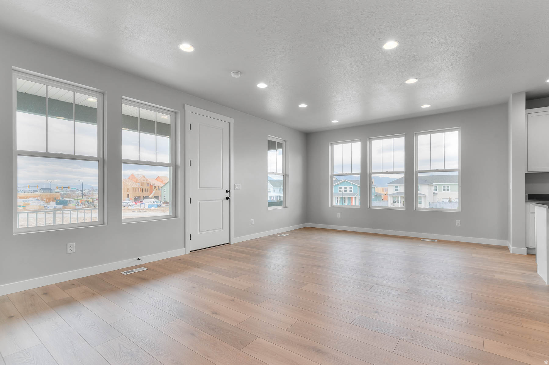 DAYBREAK WATERMARK 391 - Residential