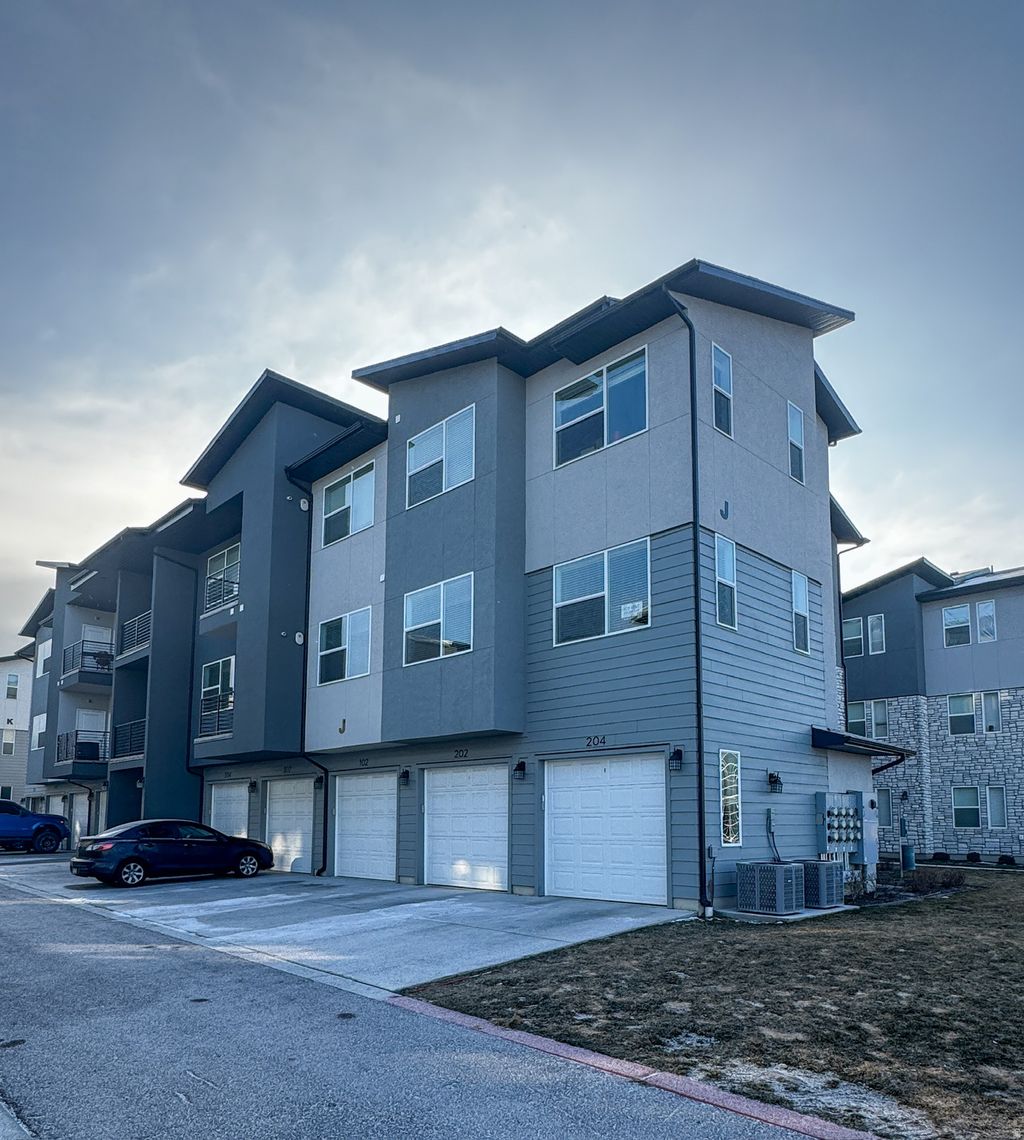 Photo of 472 W 40 S #J203, Providence, UT 84332 (MLS # 2133853)