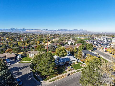 Tiny photo for 7820 S NANTUCKET DR, Salt Lake City, UT 84121 (MLS # 2119179)