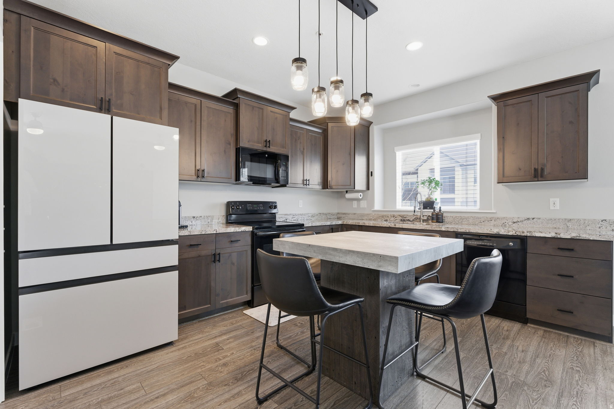 YOSEMITE PARK - Residential