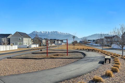 Tiny photo for 583 S RAVENWOOD LN, Saratoga Springs, UT 84045 (MLS # 2135106)