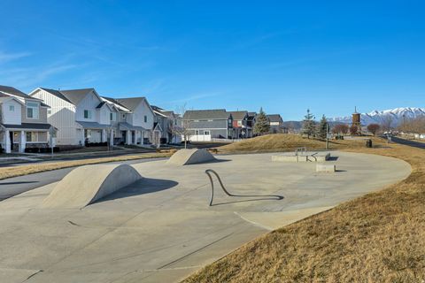 Tiny photo for 583 S RAVENWOOD LN, Saratoga Springs, UT 84045 (MLS # 2135106)