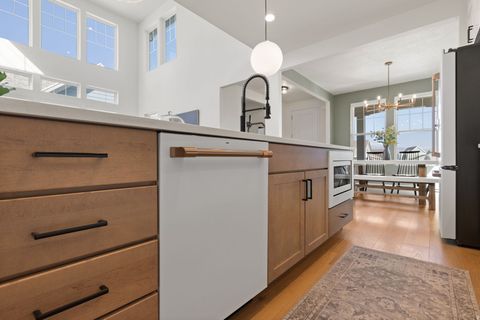 Tiny photo for 11496 S PEBBLE POND RD, South Jordan, UT 84009 (MLS # 2157886)