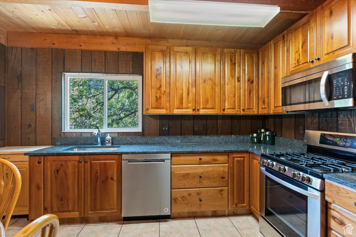 CAUSEY ESTATES - Land