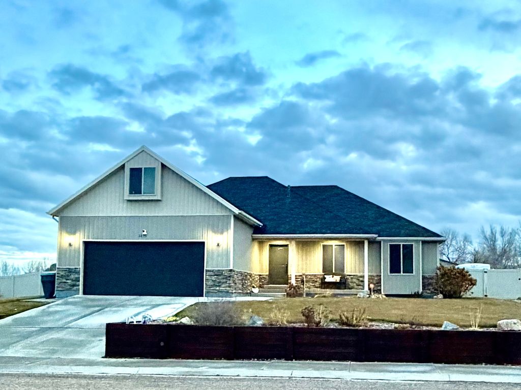 Photo of 1675 W 1400 S, Vernal, UT 84078 (MLS # 2129833)