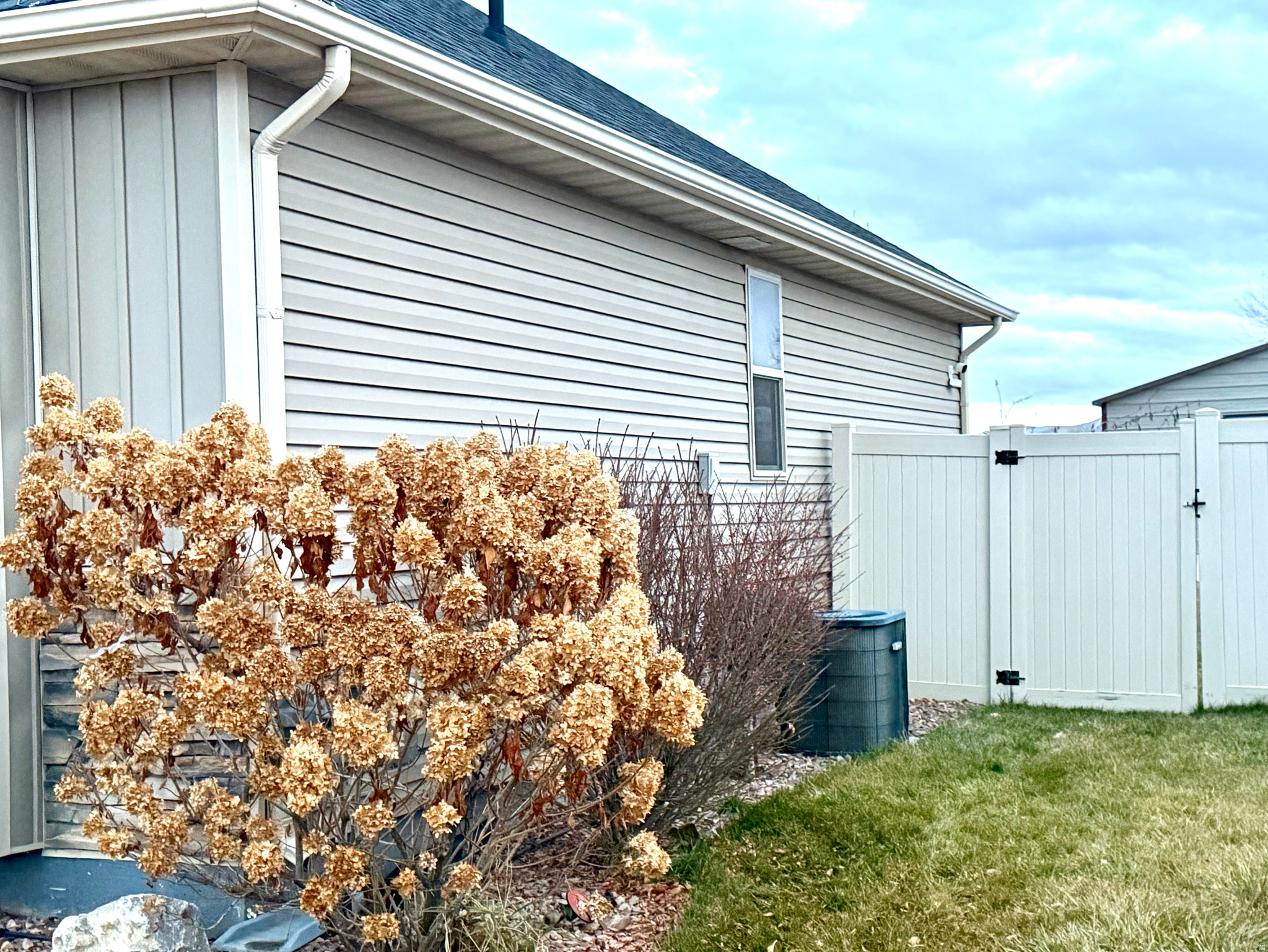 LUCKY ACRES - Residential