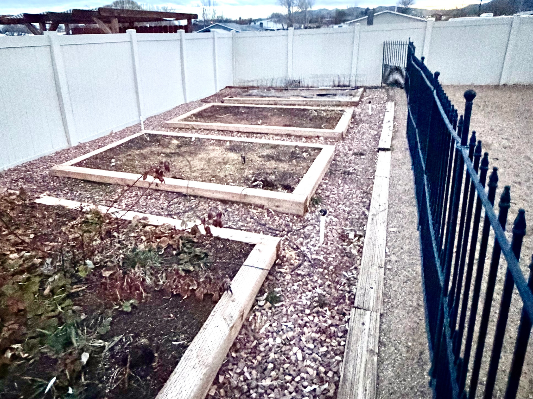 LUCKY ACRES - Residential