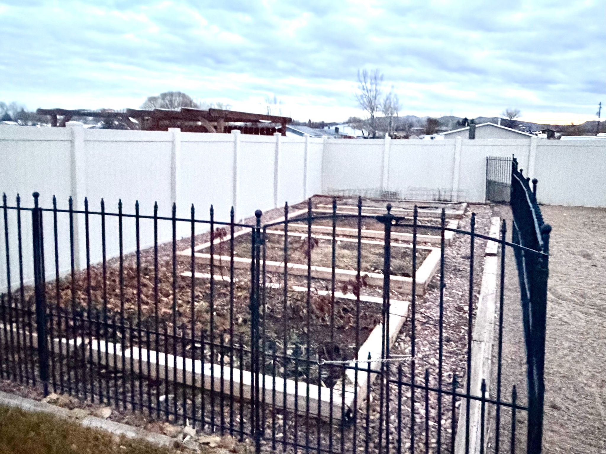 LUCKY ACRES - Residential