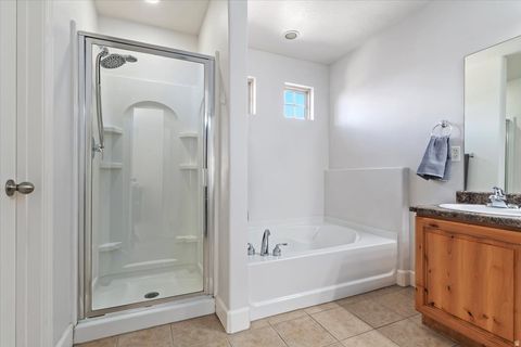 Tiny photo for 604 E NORMANDY LOOP LN S, Draper, UT 84020 (MLS # 2142594)