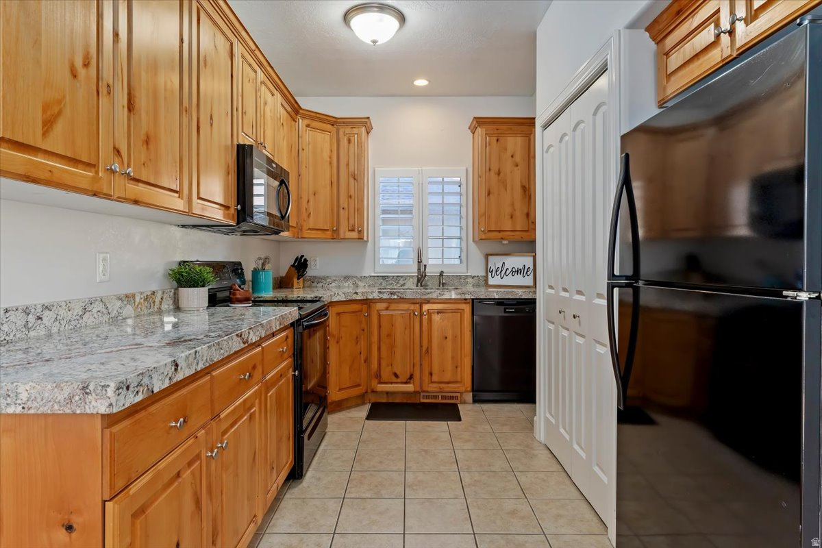 WYNGATE COMMONS - Residential