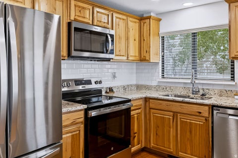 Tiny photo for 422 E 3350 N, North Ogden, UT 84414 (MLS # 2182164)