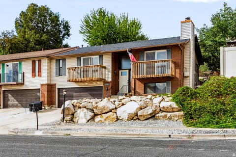 Photo of 422 E 3350 N, North Ogden, UT 84414 (MLS # 2182164)