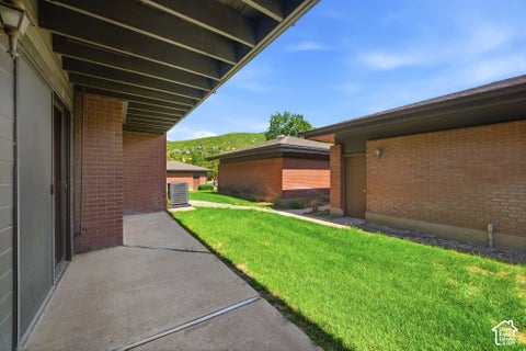 Tiny photo for 2009 RIDGEWOOD WAY, Bountiful, UT 84010 (MLS # 2182995)