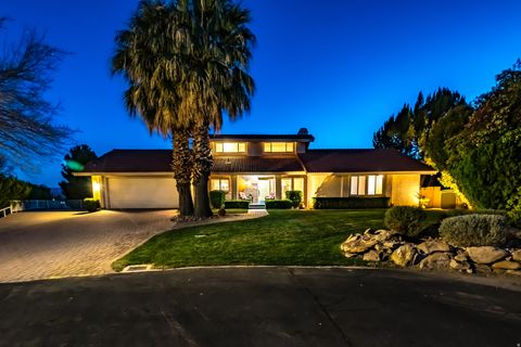 Photo of 2832 WOODBURY CIR, Saint George, UT 84790 (MLS # 2143318)