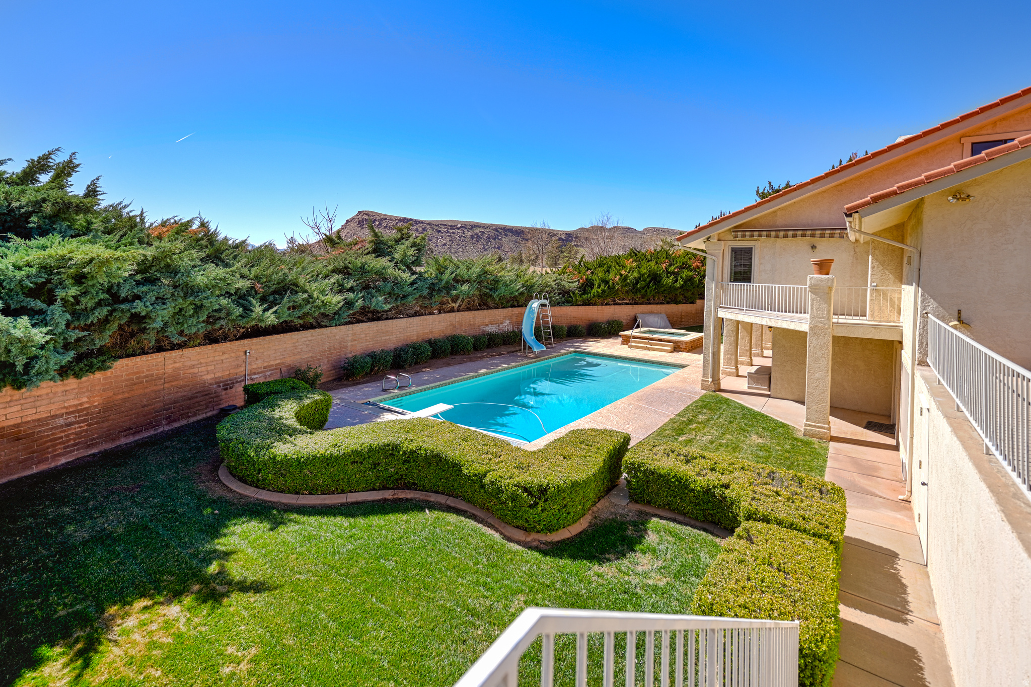 BLOOMINGTON COUNTRY CLUB 10 - Residential