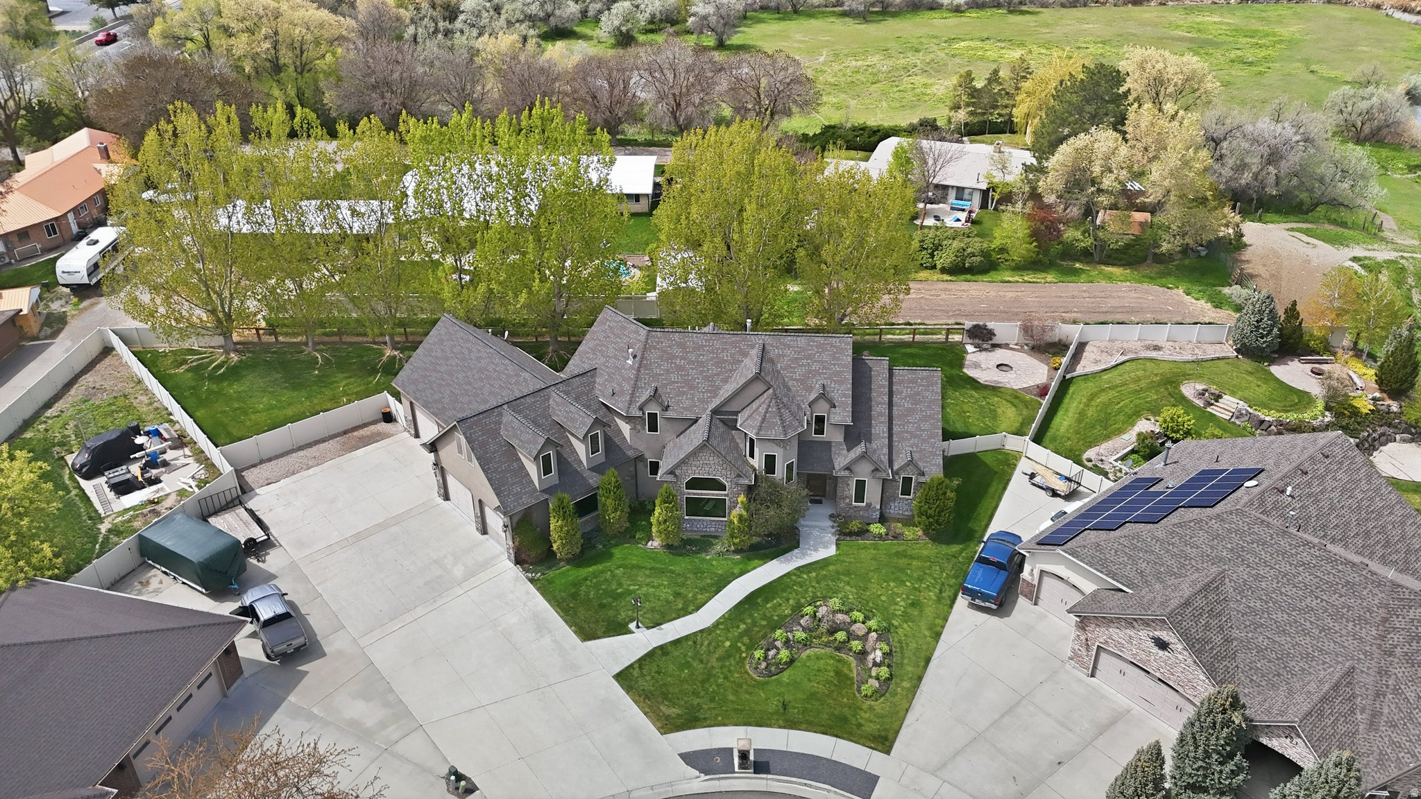 HOLMGREN ESTATE - Residential