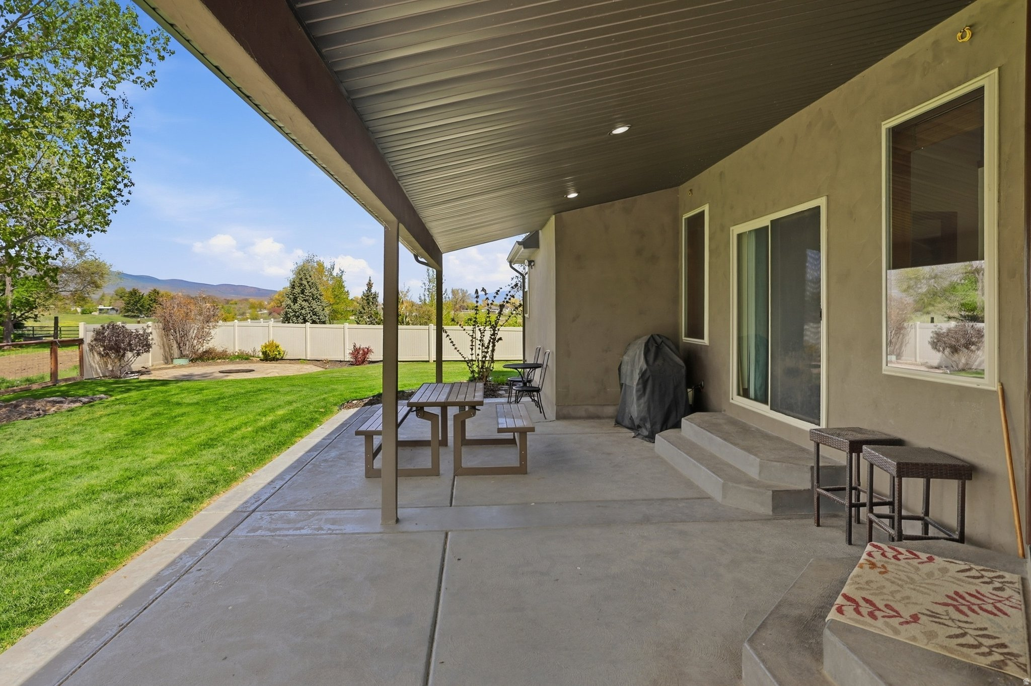 HOLMGREN ESTATE - Residential