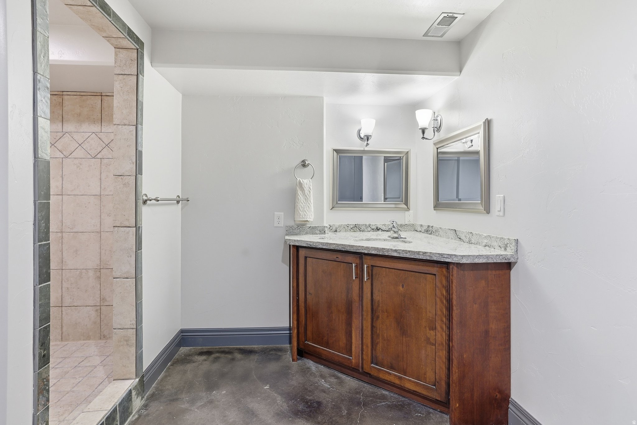 HOLMGREN ESTATE - Residential