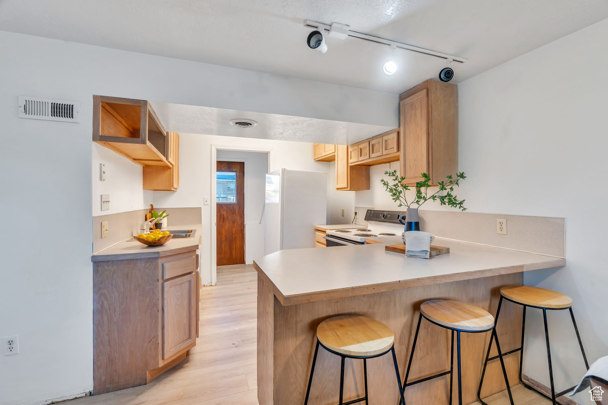 LAKEWAY - Residential