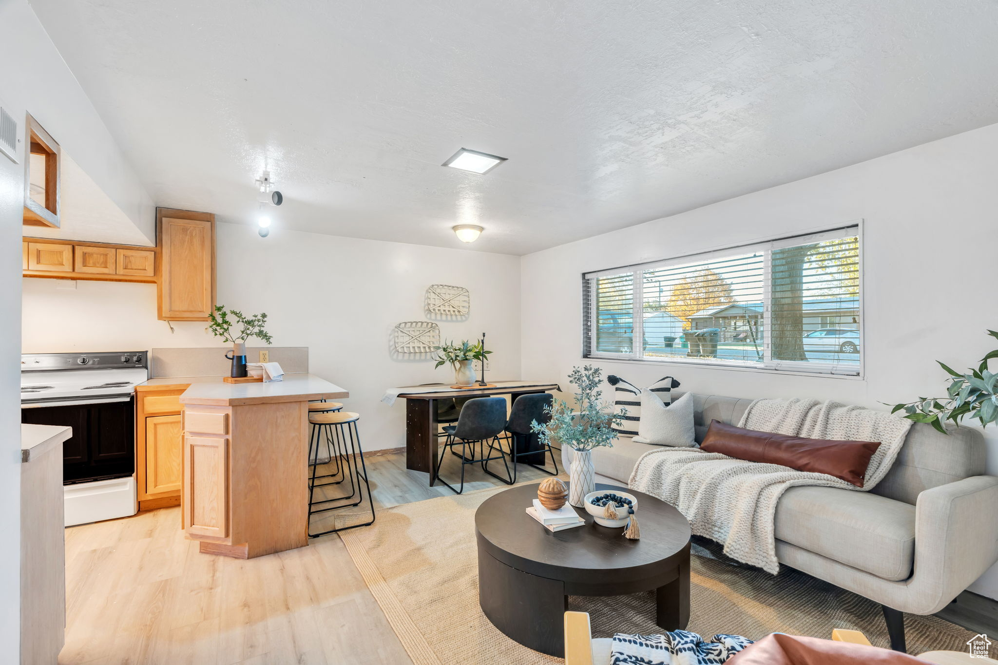 LAKEWAY - Residential