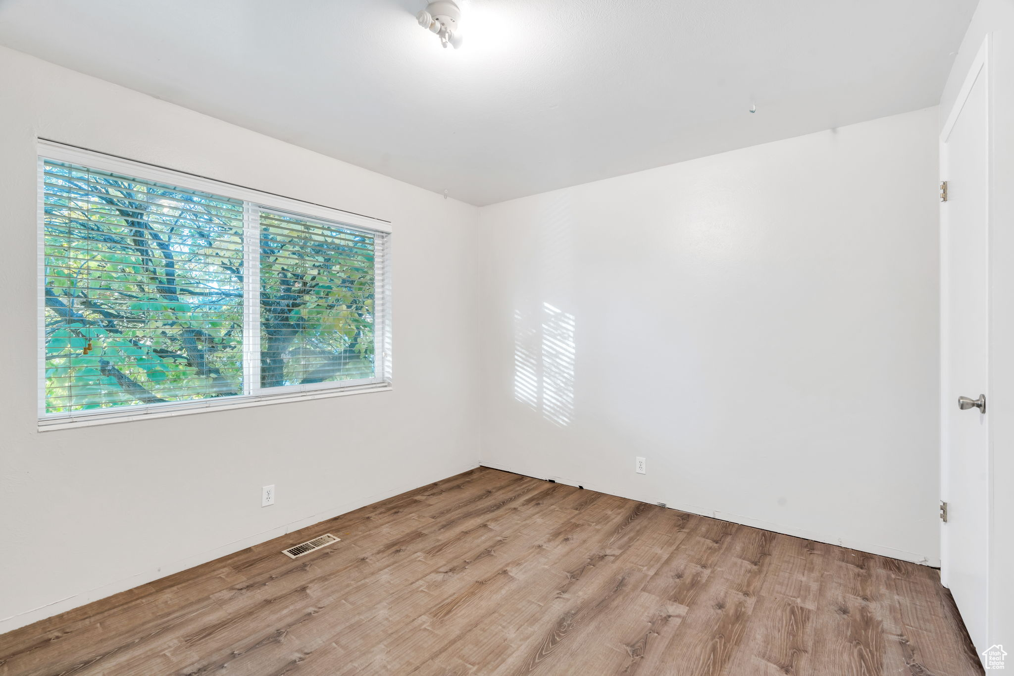 LAKEWAY - Residential