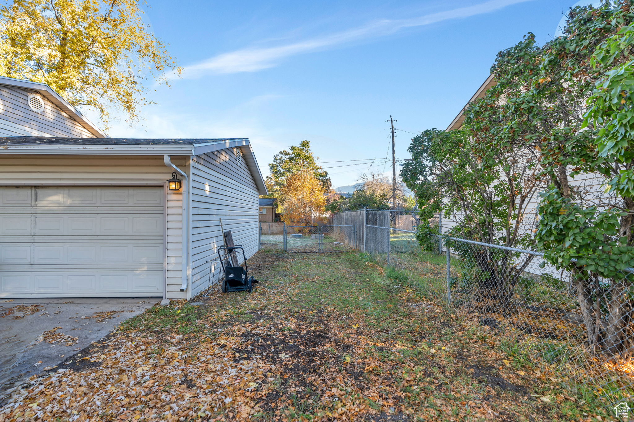 LAKEWAY - Residential