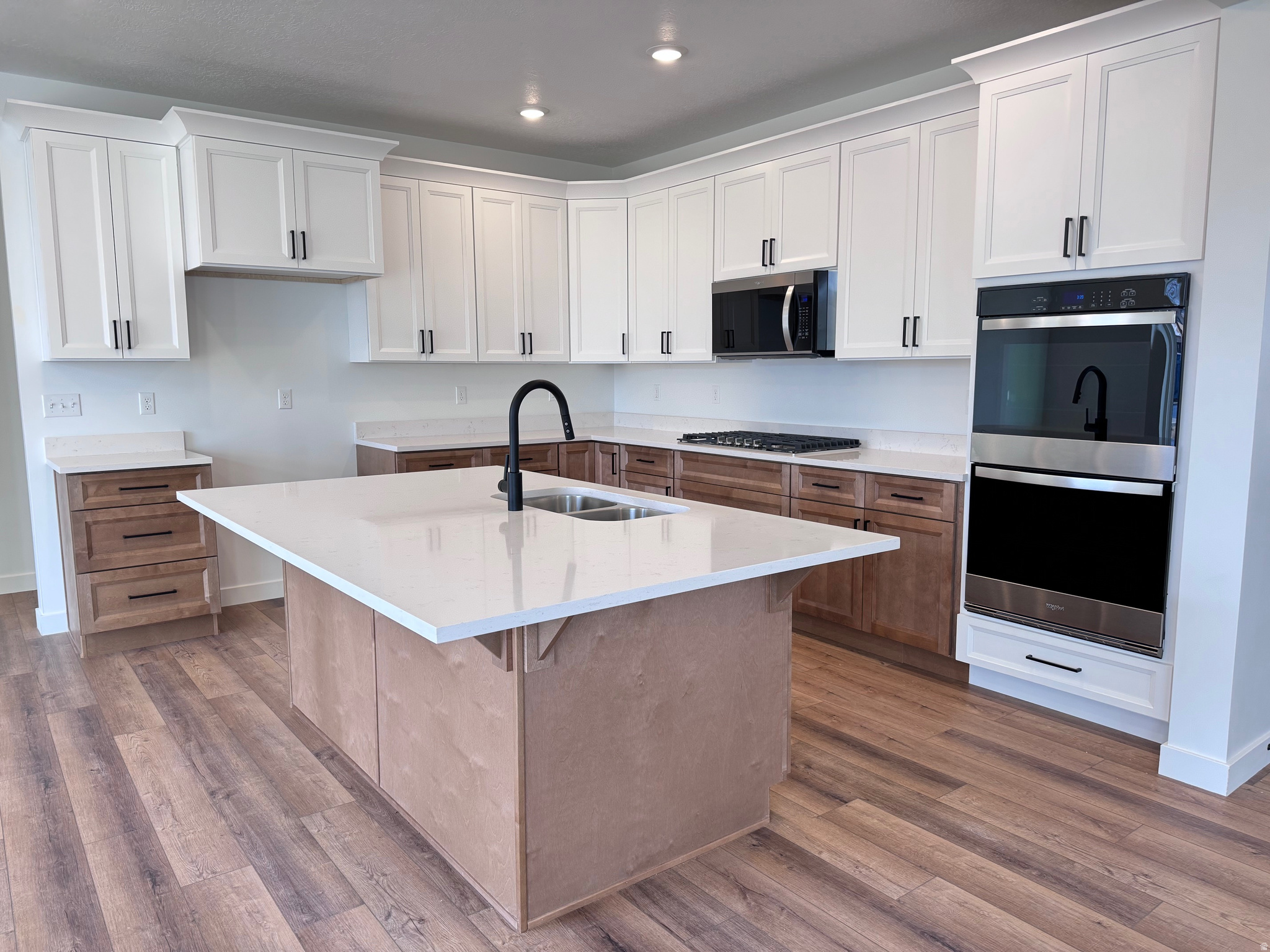 RIVERSIDE ESTATES - Residential