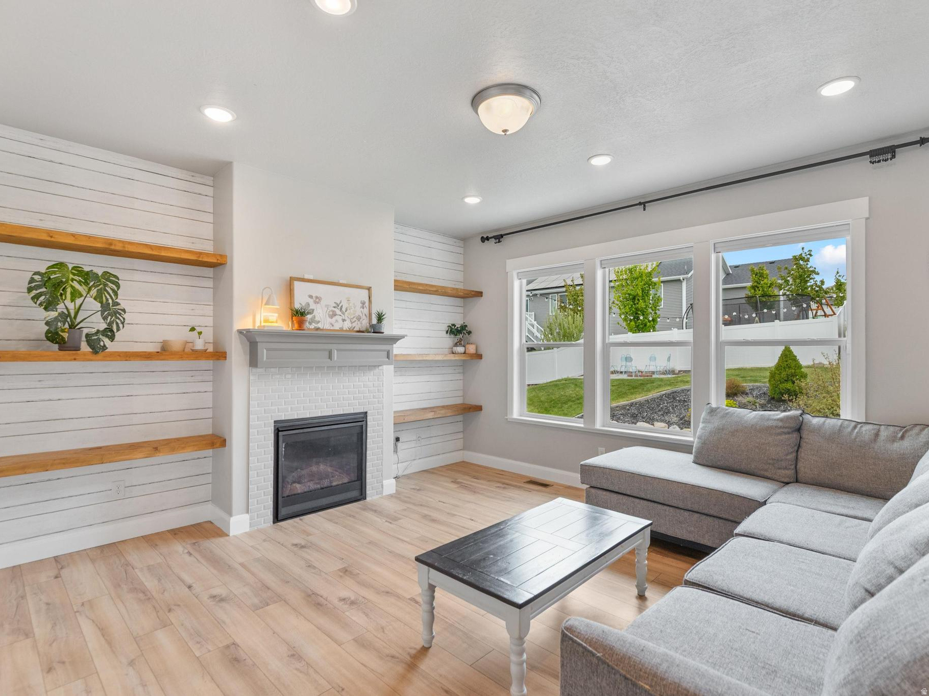 MOUNTAIN GATE SUBDIV - Residential