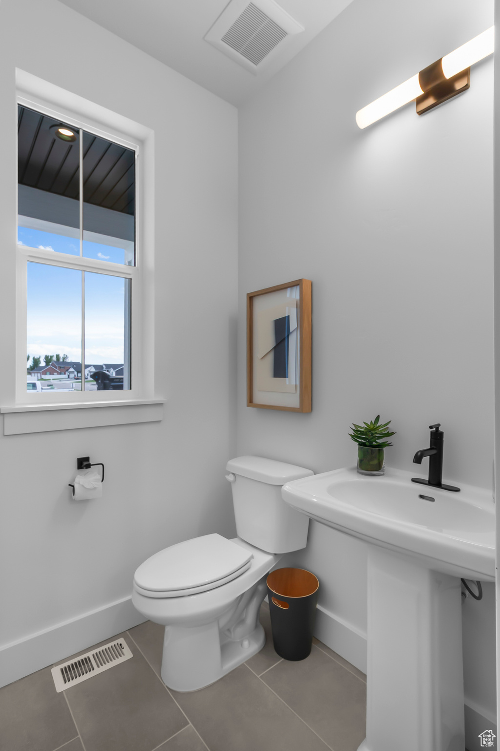 HART ESTATES - Residential