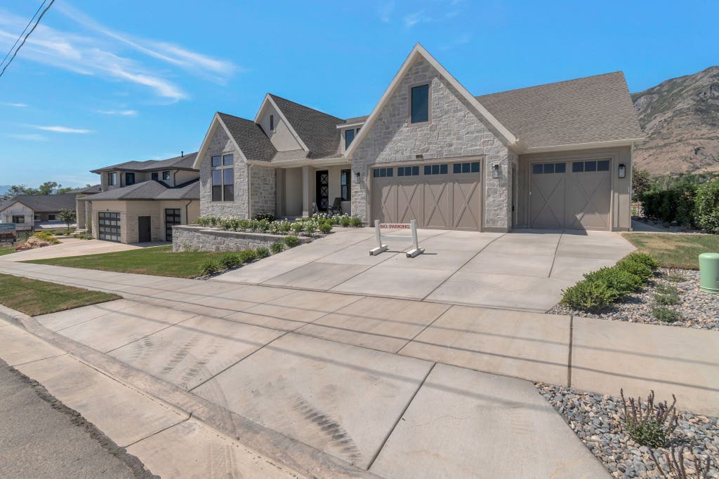 Photo of 1123 E 200 S, Pleasant Grove, UT 84062 (MLS # 2166377)