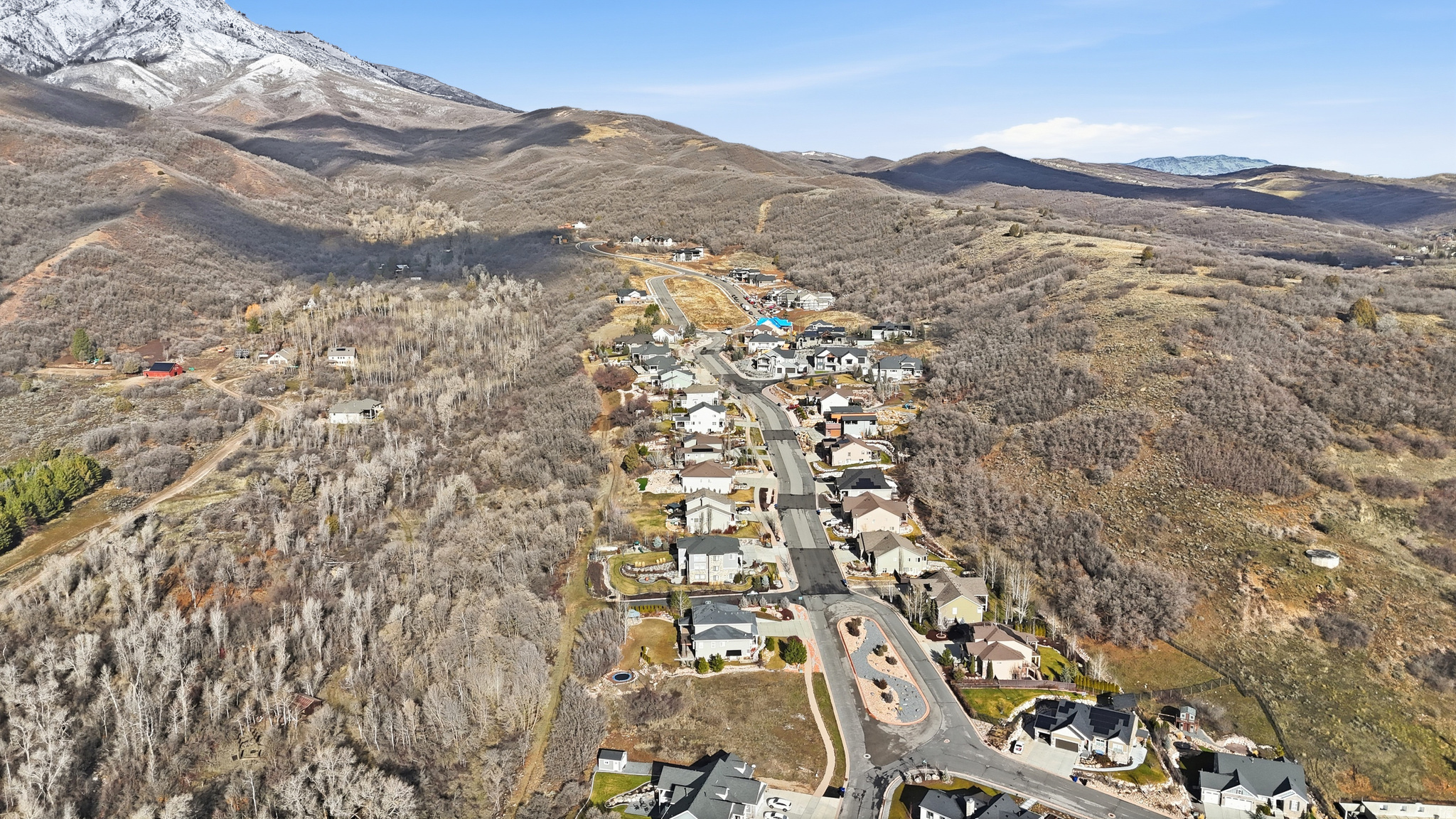 WHISPER RIDGE - Land