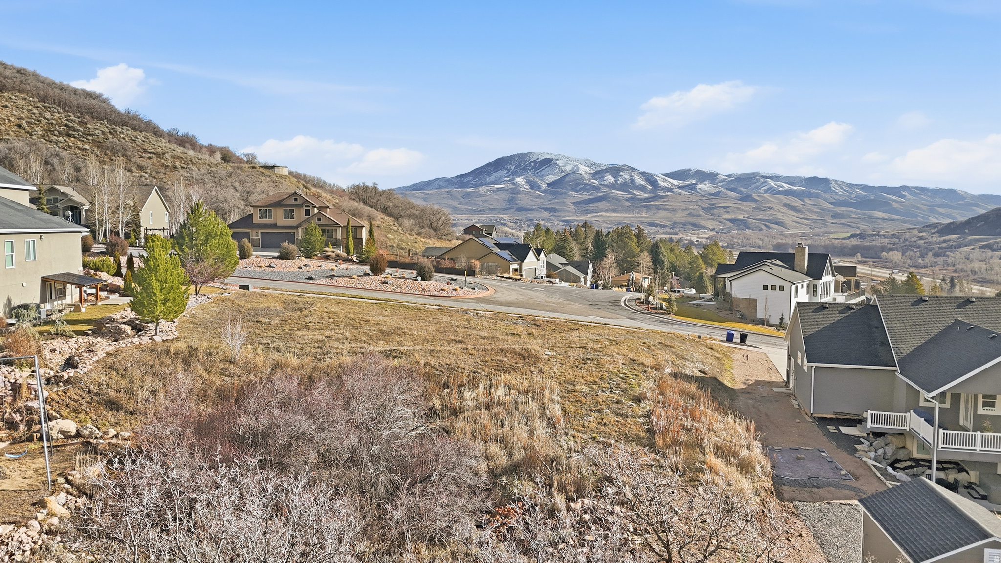 WHISPER RIDGE - Land