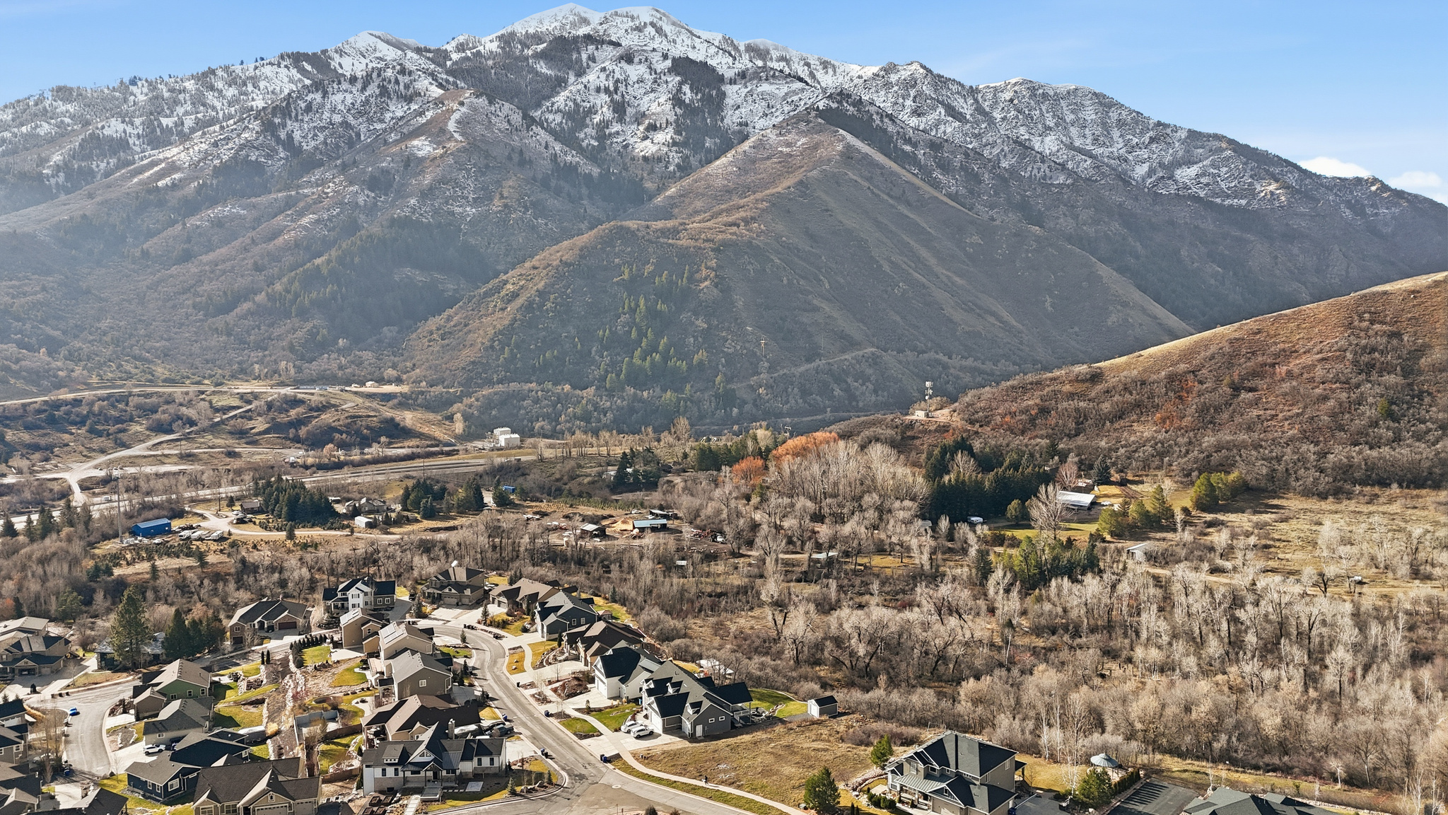 WHISPER RIDGE - Land