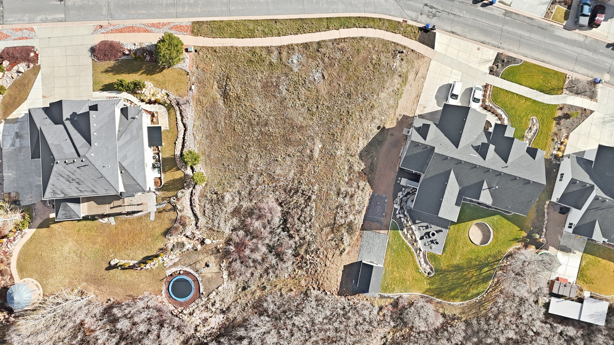 WHISPER RIDGE - Land